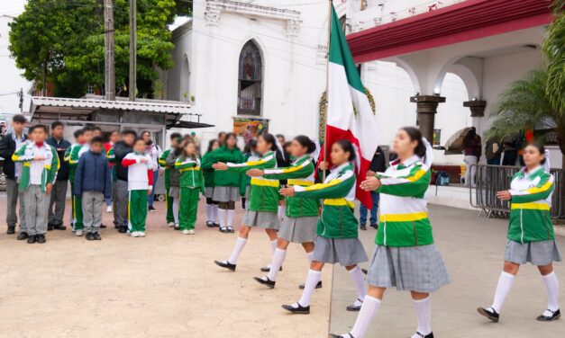 Con Lunes Cívico, el gobierno de Tuxpan conmemoró el aniversario del natalicio del Gral. Ignacio Allende