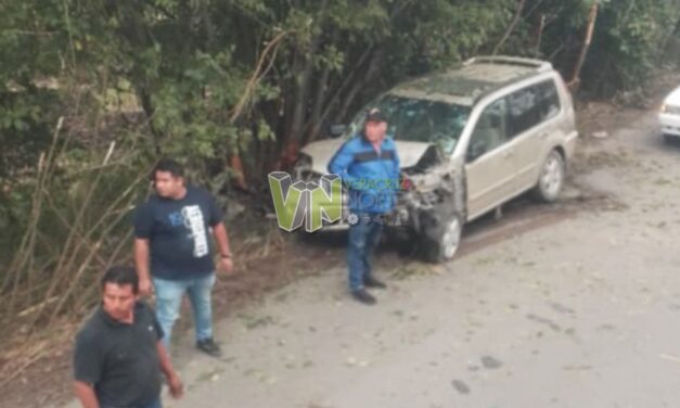 Choque en la carretera Álamo-Llano de Enmedio deja solo daños materiales