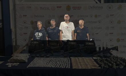 Ejército y Guardia Nacional detienen a cuatro personas con armamento y posibles drogas en Tihuatlán