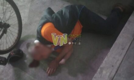 Álamo: Parroquiano termina con fuerte golpe en la cabeza tras caer al salir de una cantina