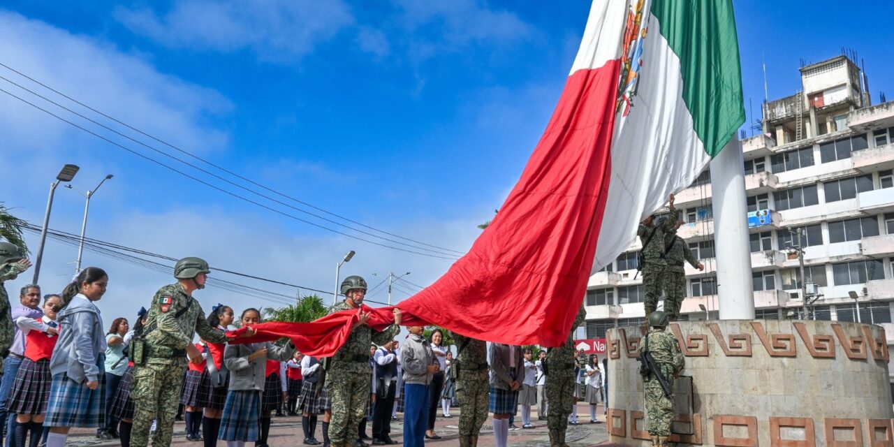 Tuxpan conmemoró el Día de la Bandera Nacional con orgullo y patriotismo