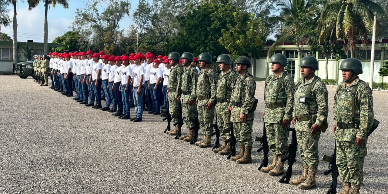 El Ejército Mexicano recibe a los nuevos soldados del Servicio Militar Nacional, Clase 2006, remisos y mujeres voluntarias