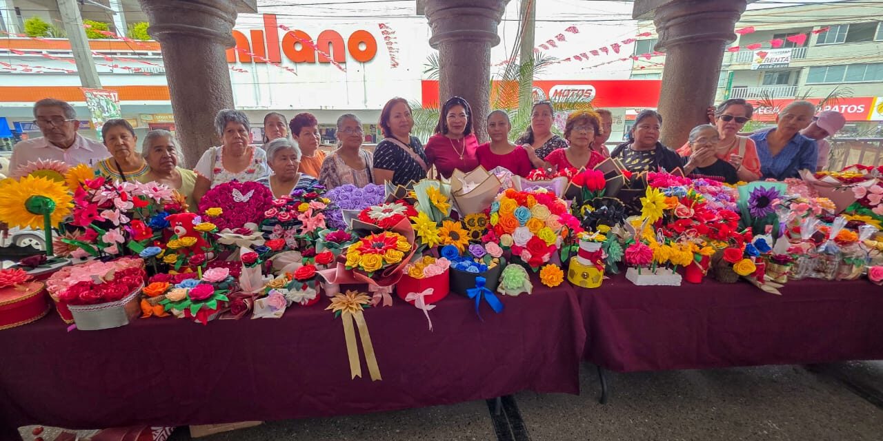 Tuxpan: En el marco de las Jornadas Multidisciplinarias se realizó una exposición de artículos elaborados con listón y cartón reciclado