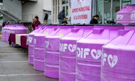 DIF Álamo realiza la entrega de tinacos a familias en situación de vulnerabilidad