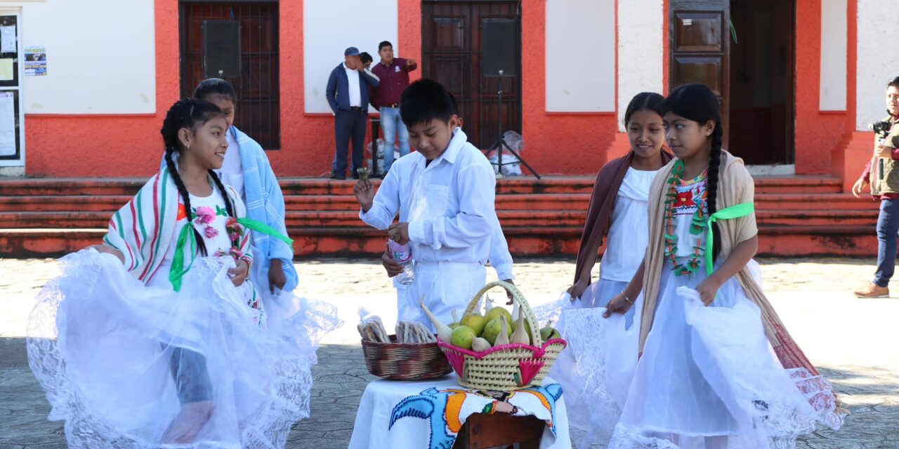 Festejan el Día Internacional de la Lengua Materna en Chontla