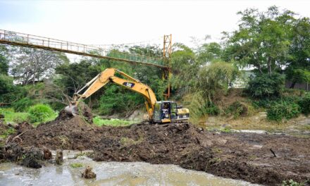 Naranjos: Trabajos de limpieza en el río Tancochín
