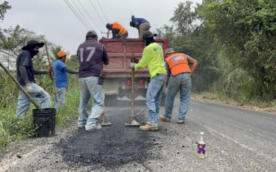 Realizan trabajos de bacheo en el tramo Castillo de Teayo-Tihuatlán