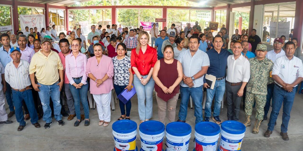 Gobierno y DIF Tuxpan continúan atendiendo a las comunidades