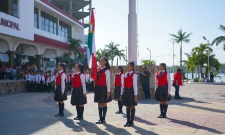 Tuxpan: Participa primaria Emiliano Zapata en el Lunes Cívico