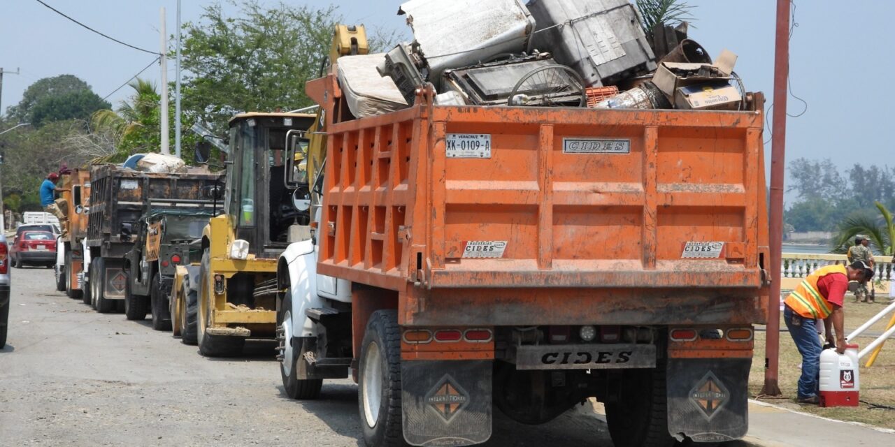 Tuxpan: Acciones de limpieza en La Mata para prevenir el dengue y otras enfermedades transmitidas por vector