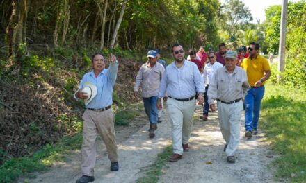 Tuxpan: El alcalde Dr. Jesús Fomperoza entregó apoyos en Cañada Rica y supervisó avances en obras que se realizan en Tierra Blanca y Tumilco