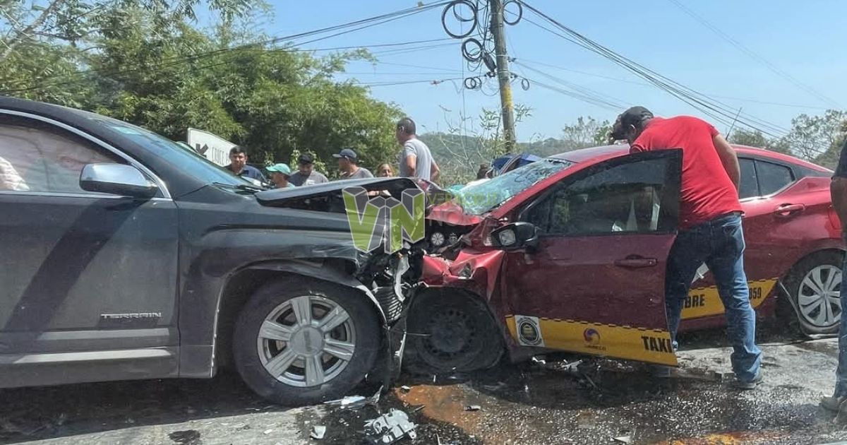 Trágico accidente en la carretera federal 180 deja varios heridos en Chinampa de Gorostiza