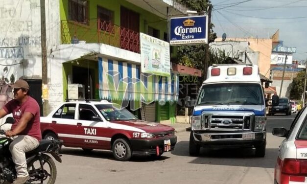 Ambulancia EMS provoca choque en el centro de Álamo