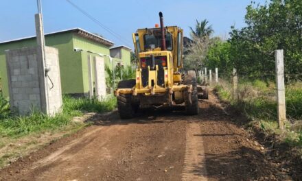 Tuxpan: Se rehabilitan calles y accesos de las comunidades Monte Grande y Juana Moza