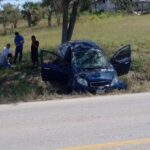 Tempoal: Vehículo compacto se sale de la carretera Alazán – Canoas