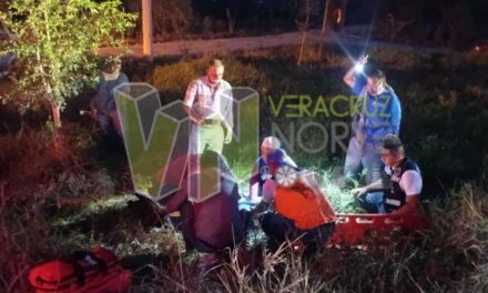 Pánuco: Derrape en moto deja dos personas lesionadas