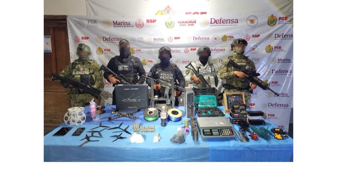 Aseguran material explosivo y equipo tecnológico en cateo conjunto en Papantla