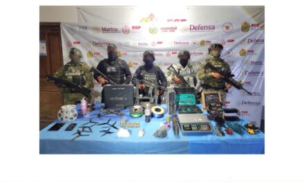 Aseguran material explosivo y equipo tecnológico en cateo conjunto en Papantla