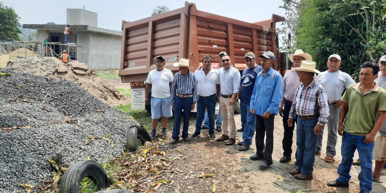 Ayuntamiento de Tuxpan entregó importantes apoyos en San José, Chiconcoa, Héroes de Chapultepec y El Coyol