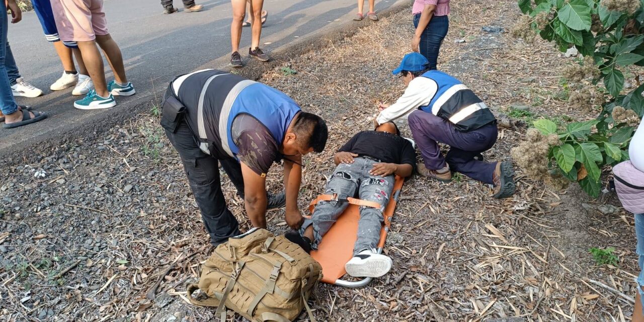 Menores de edad derrapan su motocicleta en Tancoco: Ambos resultaron lesionados