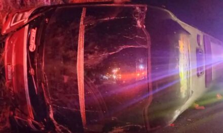 Volcadura autobús de pasajeros sobre autopista Tuxpan- Tampico deja 8 lesionados