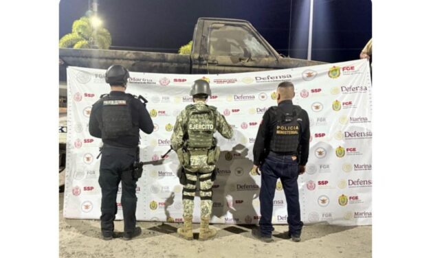 Aseguran vehículo robado en Martínez de la Torre