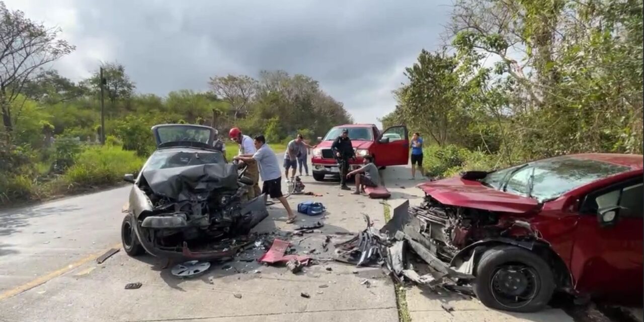 Terrible accidente en la Tihuatlán- Poza Rica: Dos personas perdieron la vida y dos más resultaron lesionados