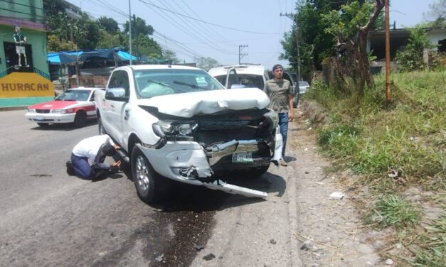 Aparatoso choque en la carretera Papantla-El Chote deja elevados daños materiales