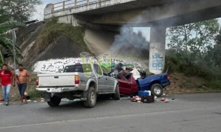 Álamo: Daños materiales y tres lesionados es el saldo de aparatoso choque a la salida de Chapopote