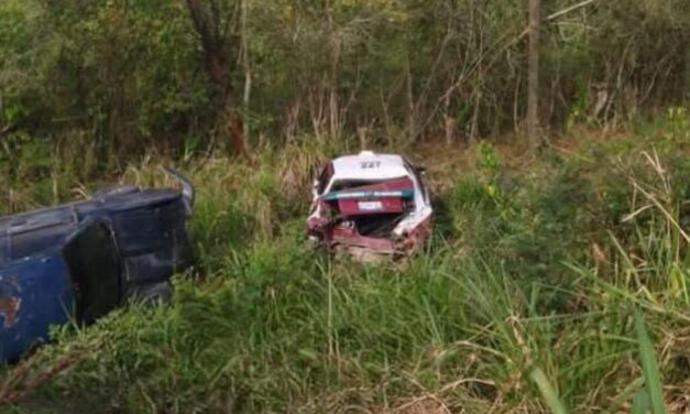 Choque sobre el tramo carretero Naranjos Amatlán-Ozuluama, deja dos personas lesionadas