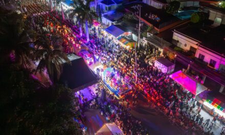 Totalmente abarrotado el bulevar en el segundo paseo de Carnaval Tuxpan 2025