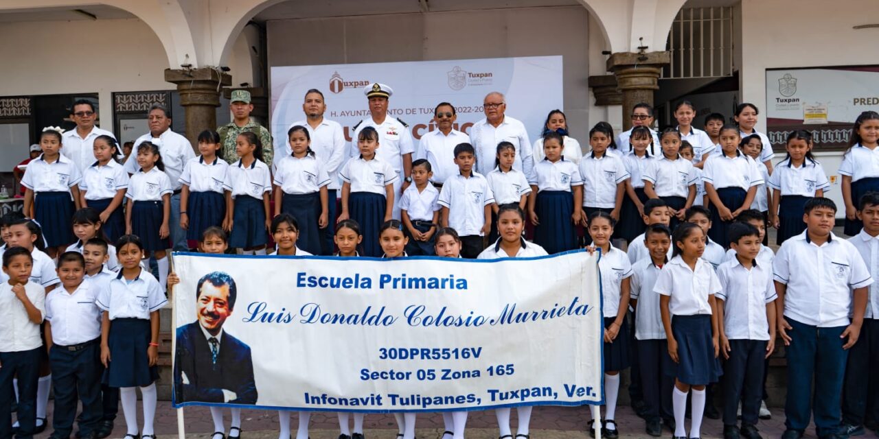 Tuxpan: Primaria Luis Donaldo Colosio participa en Lunes Cívico, en la explanada municipal