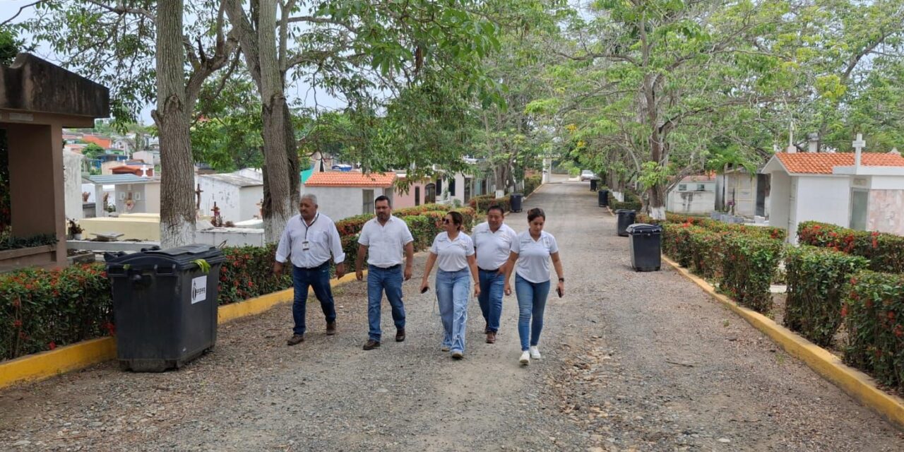 Panteón Jardín de Tuxpan: Limpio y listo para recibir visitantes