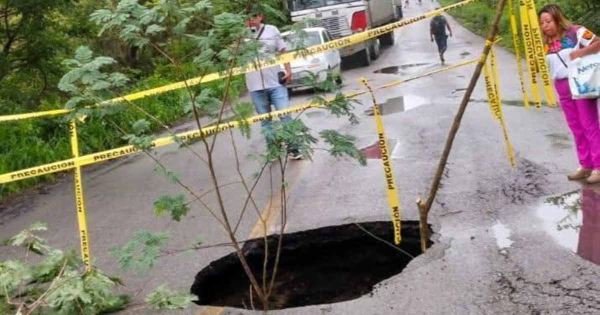 ¡Alerta en la Carretera! Enorme socavón en el tramo Tantoyuca-San Sebastián