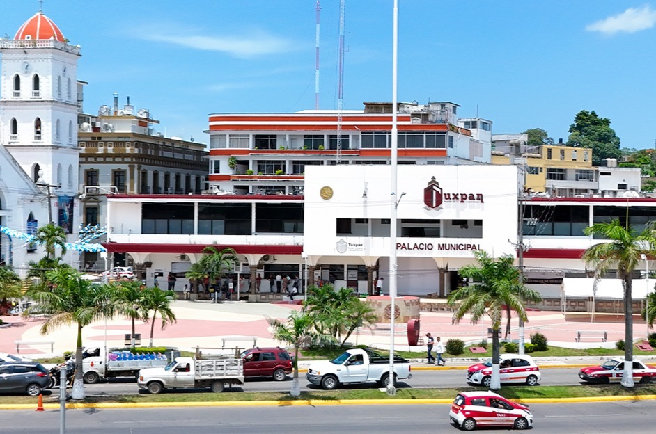 PEMEX dona 20 mil litros de combustible al Ayuntamiento de Tuxpan