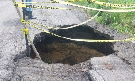 ¡Alerta en la Carretera! Socavón en el tramo Naranjos-Ozuluama