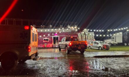 Cae carpa de Circo en Álamo