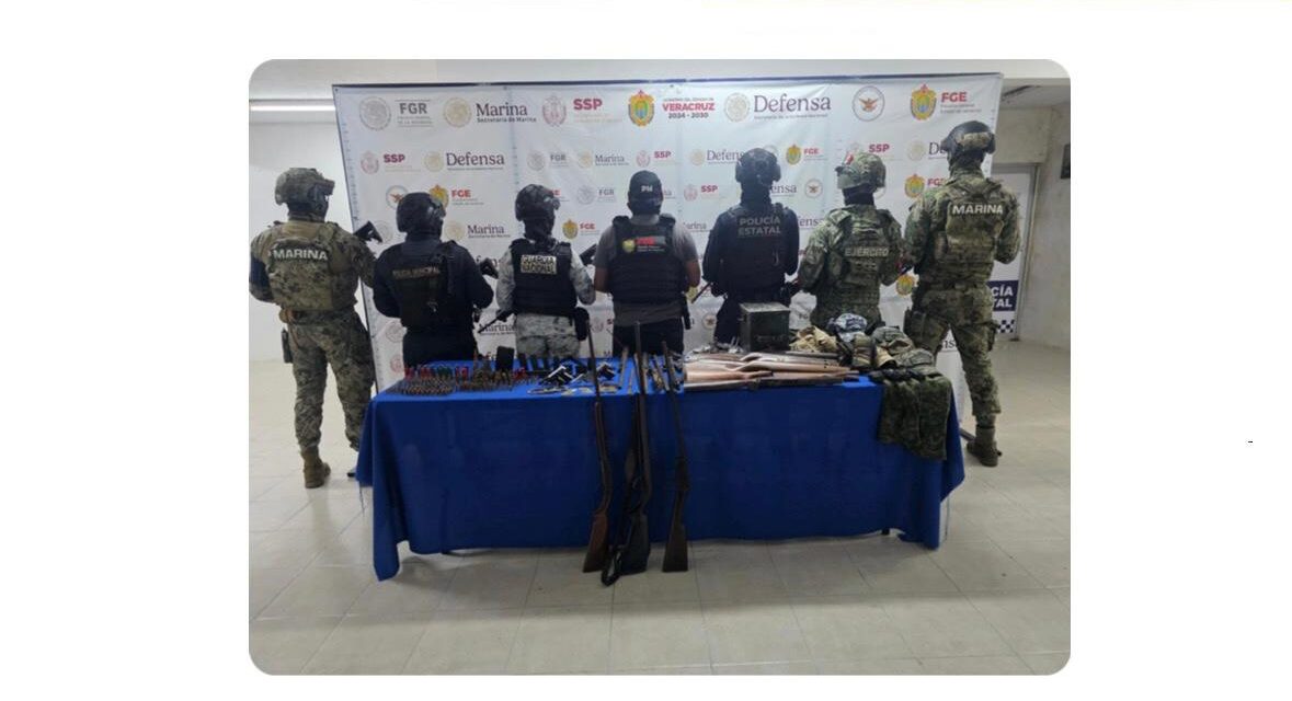 Resultados de un cateo en Cerro Azul: aseguramiento de armamento y equipo táctico