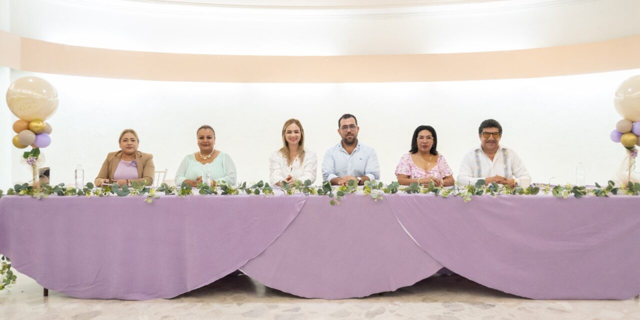 El alcalde Dr. Jesús Fomperoza Torres apadrina graduación de niñas y niños de CAIC del DIF Tuxpan