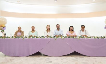 El alcalde Dr. Jesús Fomperoza Torres apadrina graduación de niñas y niños de CAIC del DIF Tuxpan