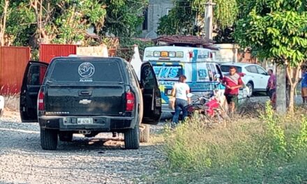 Tragedia en Álamo: mujer muere aplastada por losa recién colada