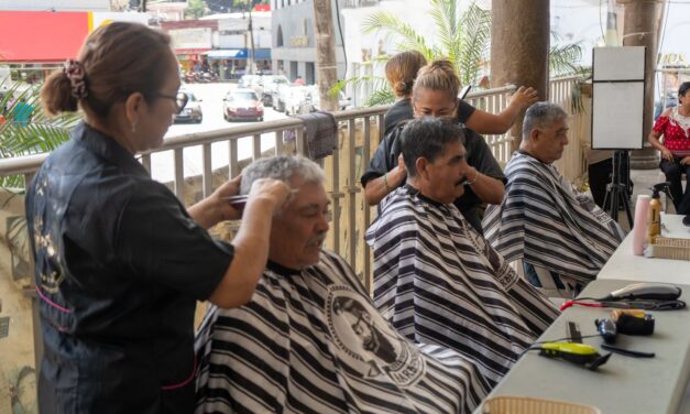 TUXPAN: Apoyo a familias tuxpeñas con talleres, cortes de cabello y revisiones visuales