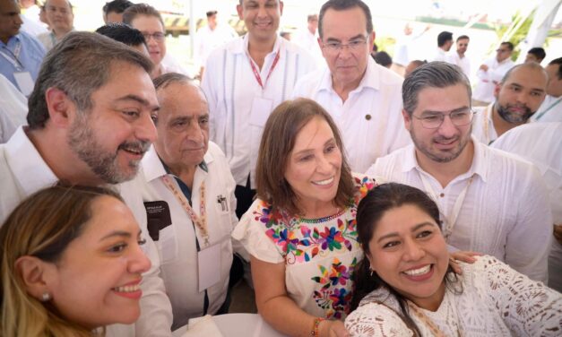 Daniel Cortina celebra firma del Polo de Desarrollo Económico en Tuxpan