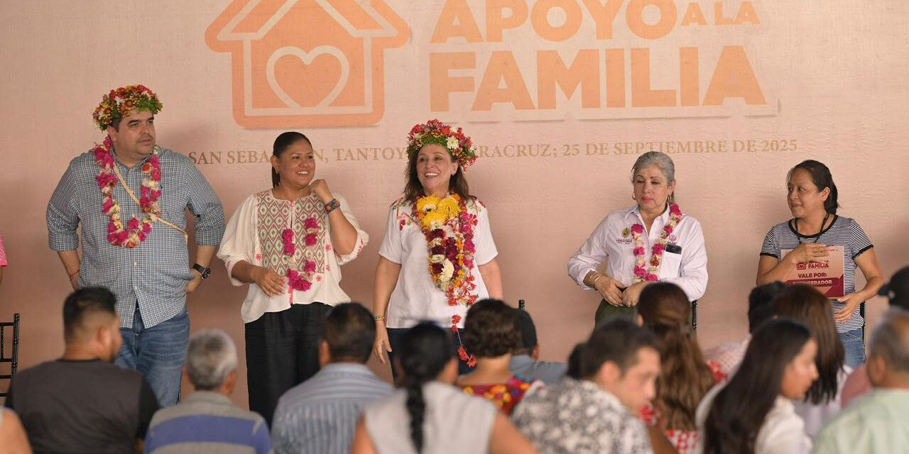 Gobernadora Rocío Nahle entrega 593 apoyos a familias del norte de Veracruz