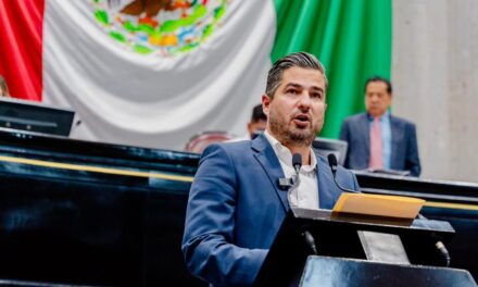 Daniel Cortina propone capacitación anticipada para fortalecer las transiciones municipales