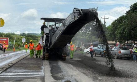 Inician obras de rehabilitación con «tren de pavimentación» en carreteras de Veracruz Norte