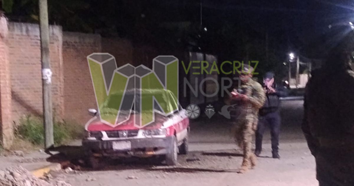 Álamo:Incendian taxi en Pueblo Nuevo