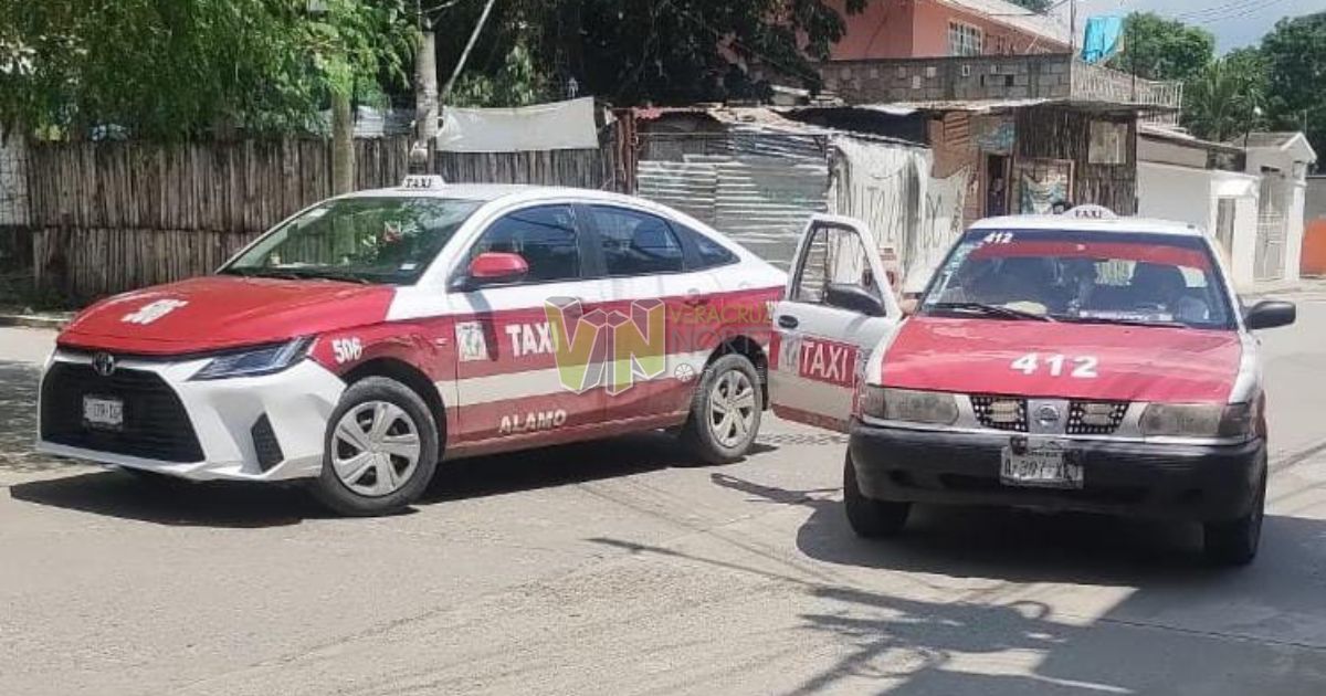 Choque de taxis en Álamo