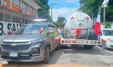 Álamo: Choque por obstrucción en la calle Salvador Díaz Mirón
