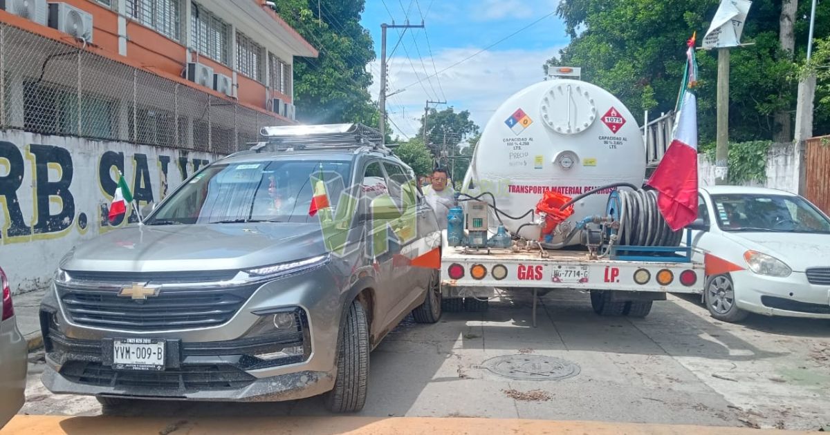 Álamo: Choque por obstrucción en la calle Salvador Díaz Mirón